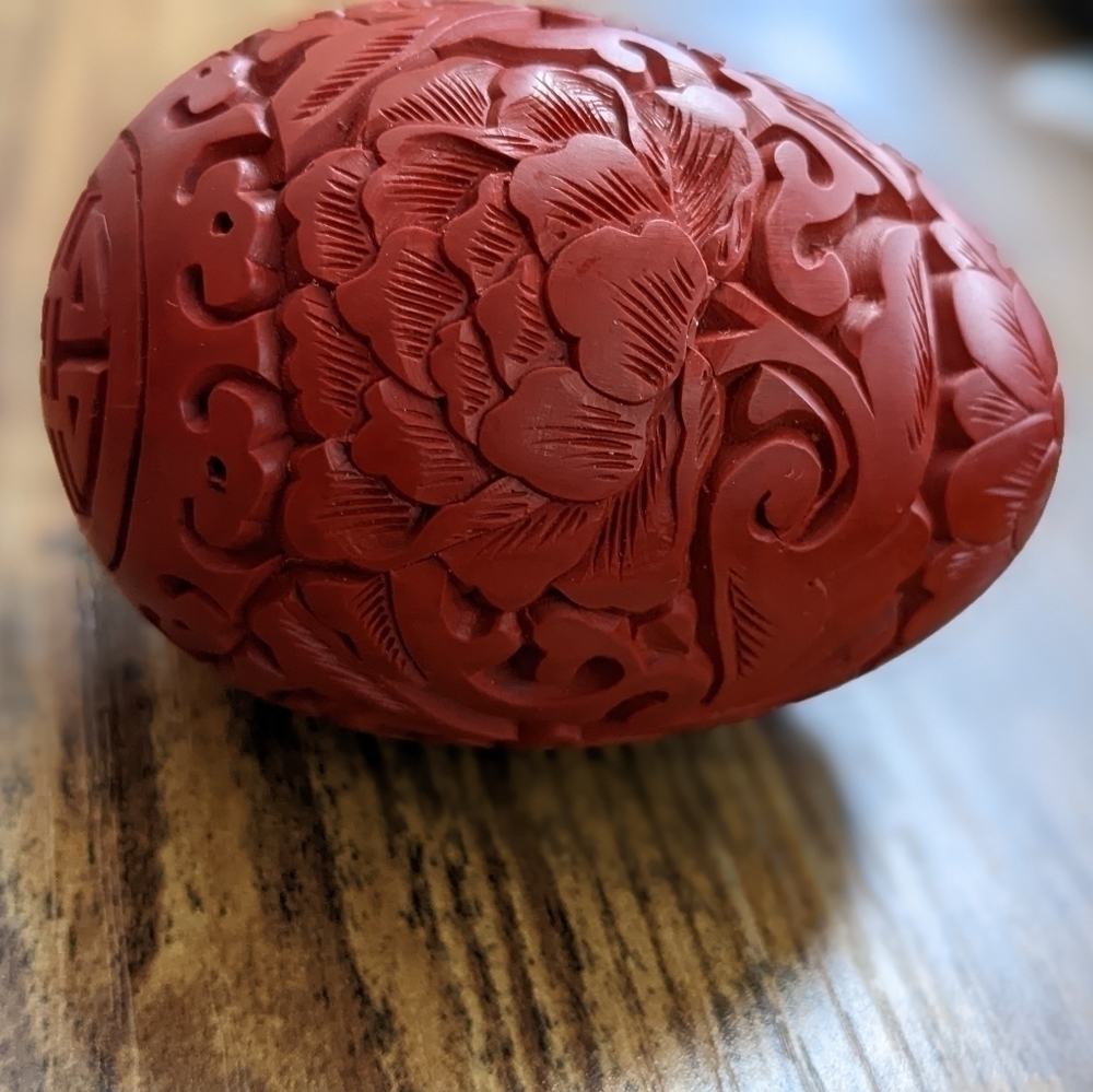 Vintage Hand-Carved Chinese Decor: Red Cinnabar Egg